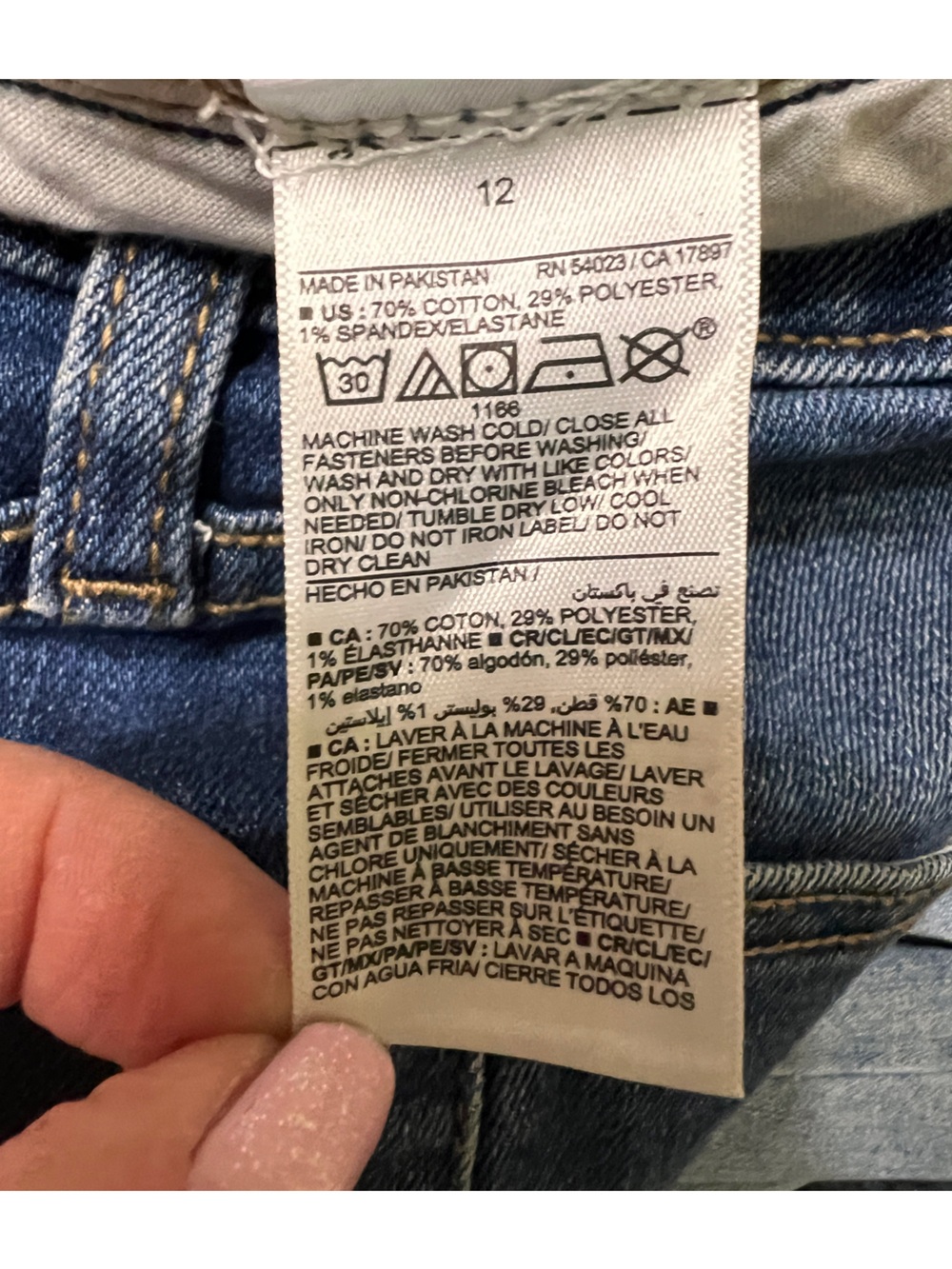 Old Navy Blue Denim Shorts with Contrast Stitching NWT size 12 - Picture 6 of 8